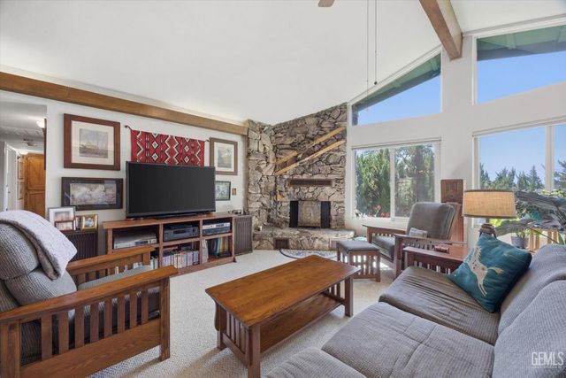 25981 Bear Valley Road, Tehachapi, CA 93561