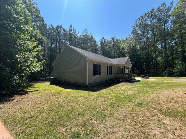 24101 Ridley RD, Courtland, VA 23837