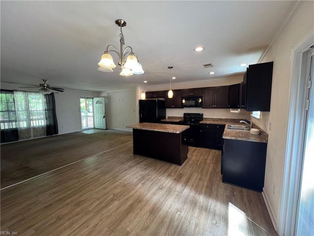 24101 Ridley RD, Courtland, VA 23837