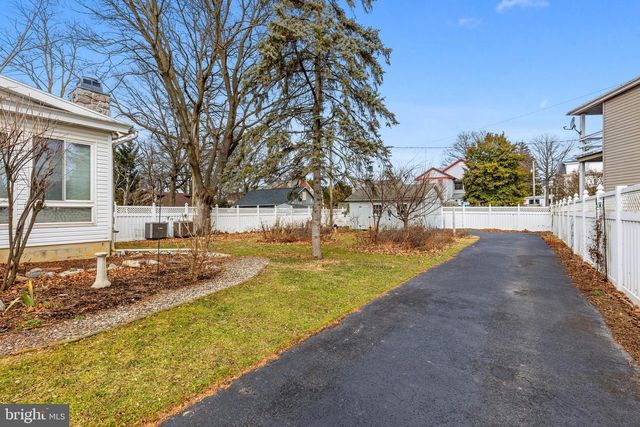 255 ELIZABETH ST, Landisville, PA 17538