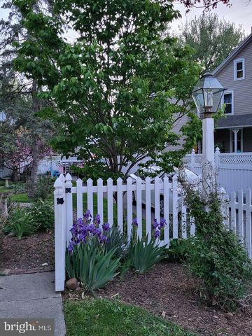 255 ELIZABETH ST, Landisville, PA 17538