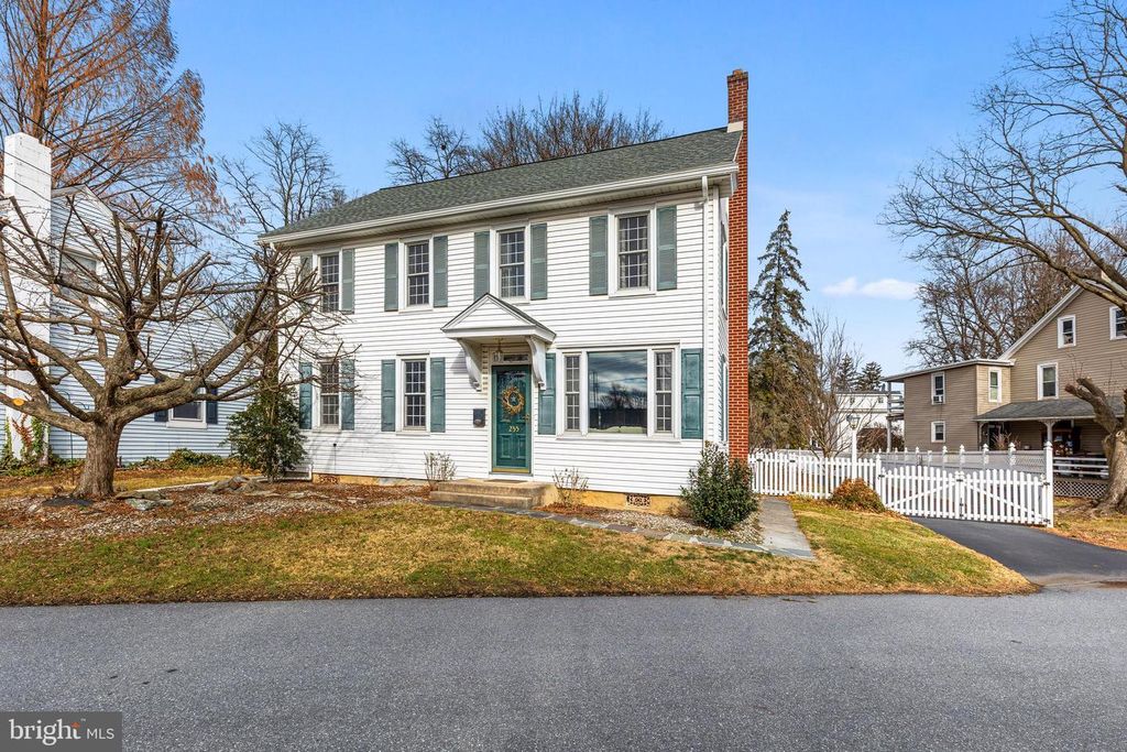 255 ELIZABETH ST, Landisville, PA 17538