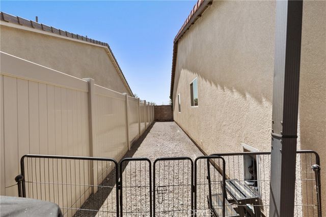 1234 Universal Way, Hemet, CA 92543