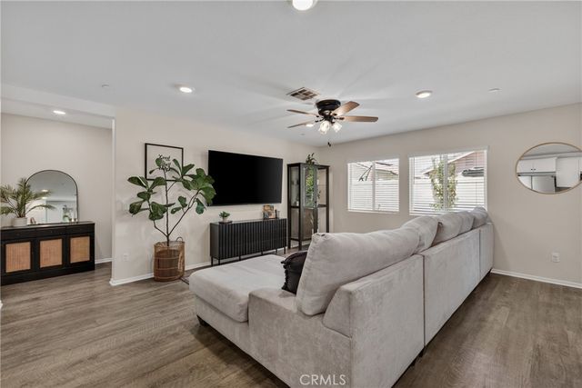 1234 Universal Way, Hemet, CA 92543