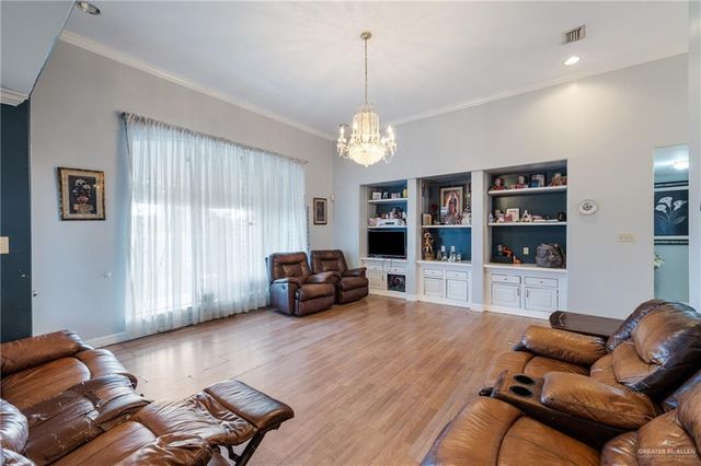 424 E Redbud Avenue, Mcallen, TX 78504