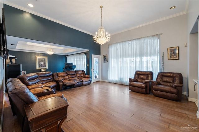 424 E Redbud Avenue, Mcallen, TX 78504