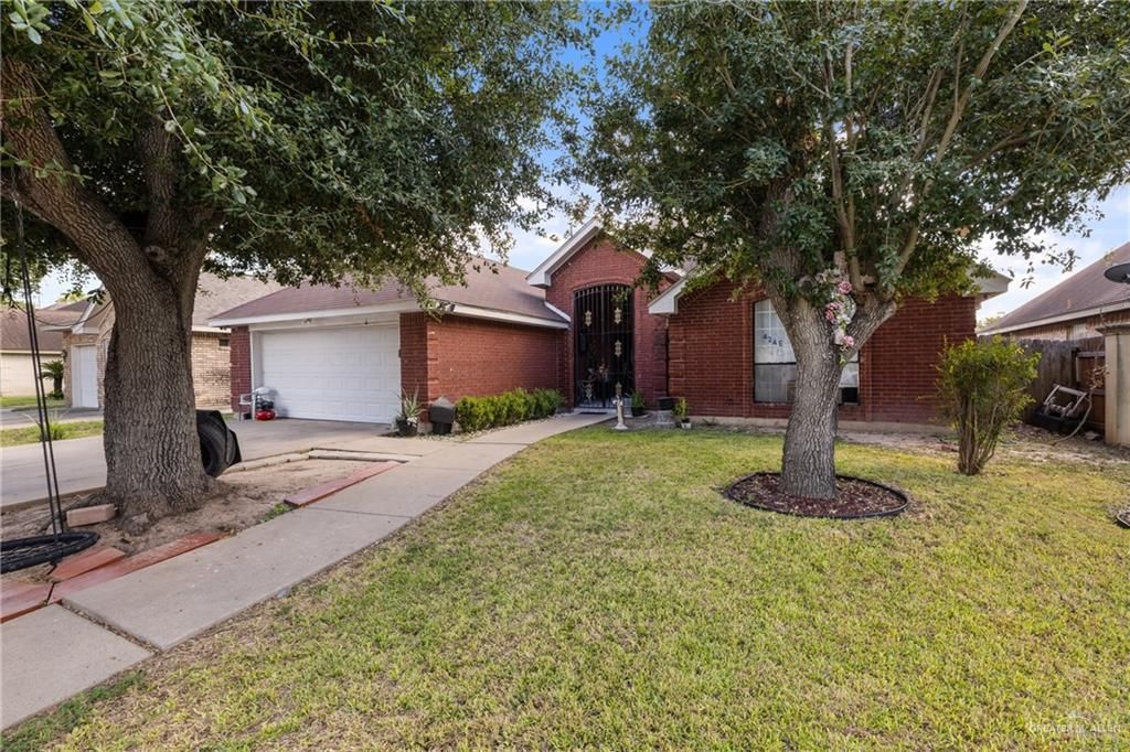 424 E Redbud Avenue, Mcallen, TX 78504