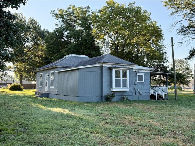 405 E 3rd Street, Erie, KS 66733