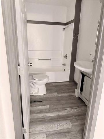 405 E 3rd Street, Erie, KS 66733