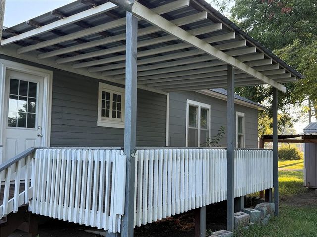 405 E 3rd Street, Erie, KS 66733