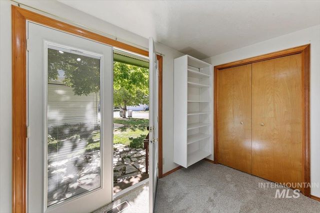 8372 W Willowcourt Drive, Garden City, ID 83714