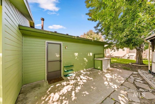 8372 W Willowcourt Drive, Garden City, ID 83714