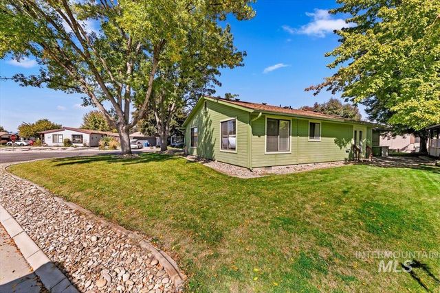8372 W Willowcourt Drive, Garden City, ID 83714