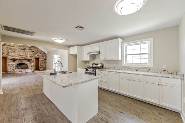 1442 St Charles St, Houma, LA 70360