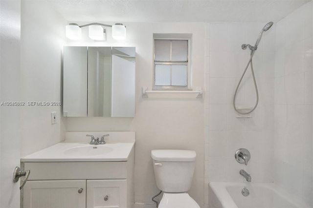 8500 SW 109 Ave 6-102, Miami, FL 33173