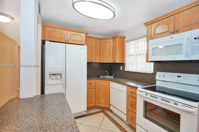 8500 SW 109 Ave 6-102, Miami, FL 33173