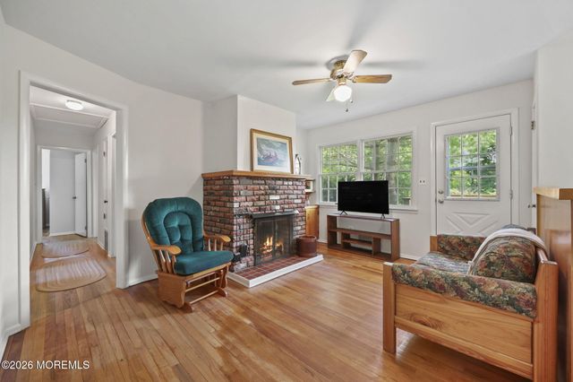 10 Washingtons Advance, Manalapan, NJ 07726