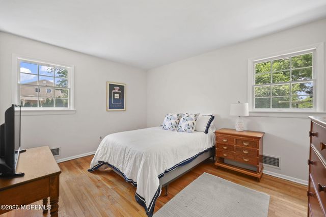 10 Washingtons Advance, Manalapan, NJ 07726