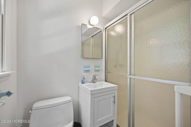 10 Washingtons Advance, Manalapan, NJ 07726