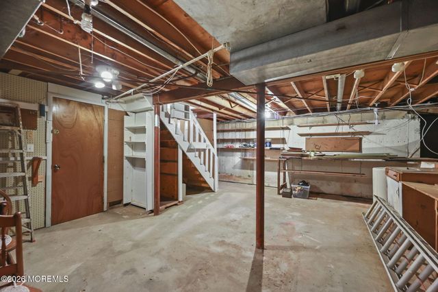 10 Washingtons Advance, Manalapan, NJ 07726