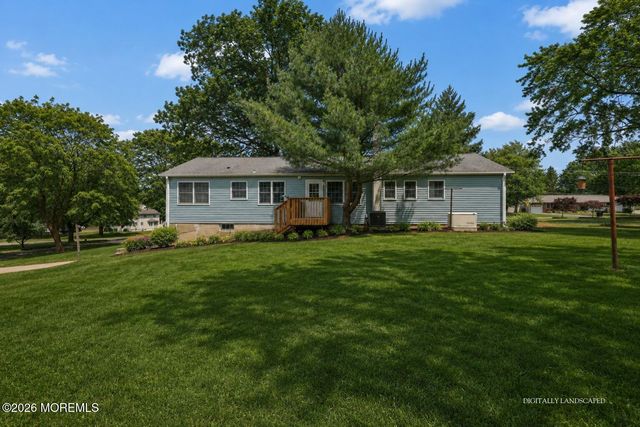 10 Washingtons Advance, Manalapan, NJ 07726
