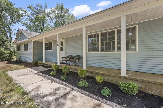 10 Washingtons Advance, Manalapan, NJ 07726