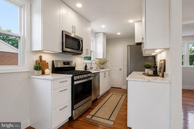 6618 NEWPORT RD, Hyattsville, MD 20784