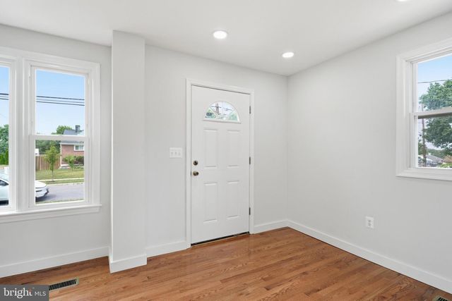 6618 NEWPORT RD, Hyattsville, MD 20784