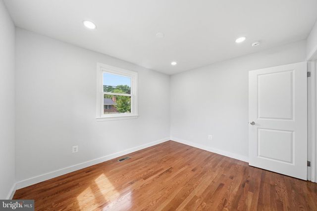 6618 NEWPORT RD, Hyattsville, MD 20784