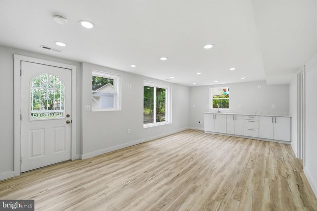 6618 NEWPORT RD, Hyattsville, MD 20784