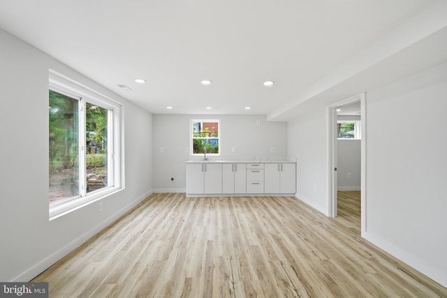 6618 NEWPORT RD, Hyattsville, MD 20784