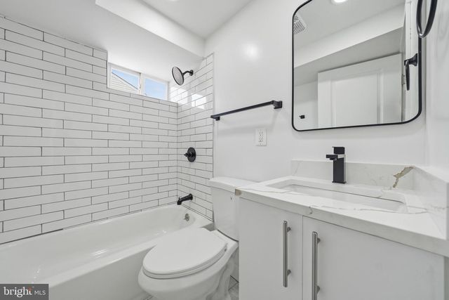 6618 NEWPORT RD, Hyattsville, MD 20784