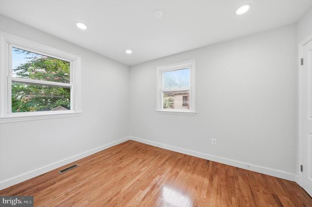 6618 NEWPORT RD, Hyattsville, MD 20784