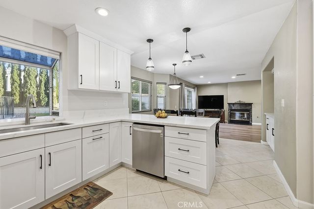 2130 Sunswept, Lancaster, CA 93536