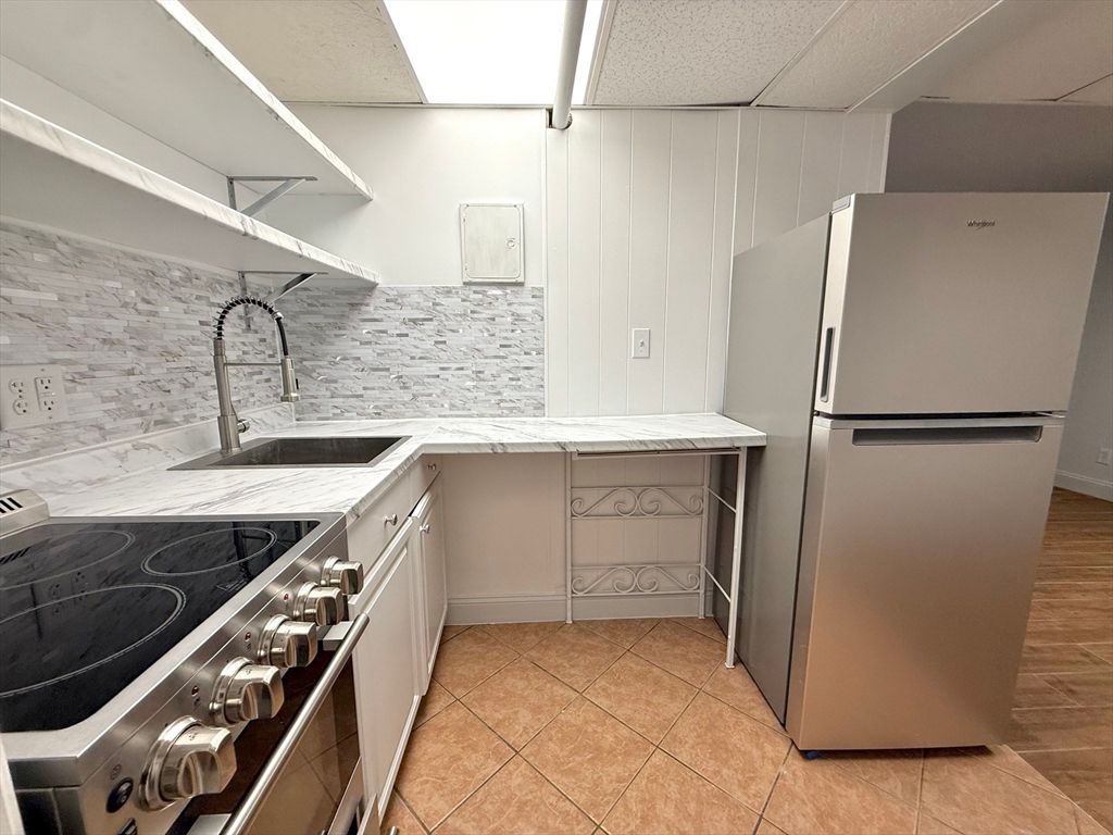 1683 Beacon St. B, Brookline, MA 02445