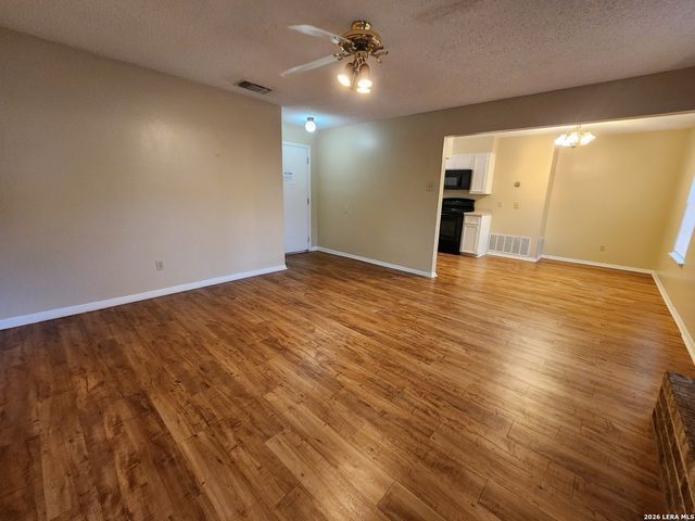 929 OHIO ST, New Braunfels, TX 78130