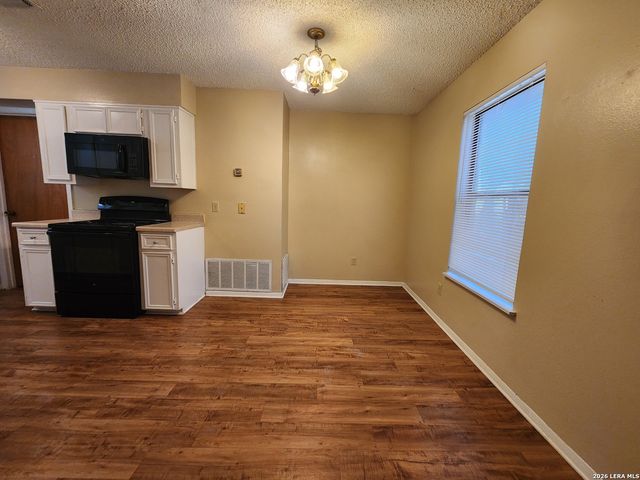 929 OHIO ST, New Braunfels, TX 78130