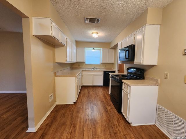 929 OHIO ST, New Braunfels, TX 78130