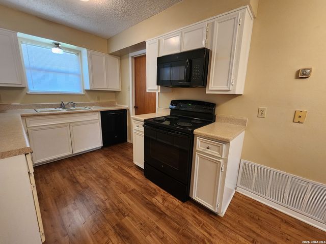 929 OHIO ST, New Braunfels, TX 78130
