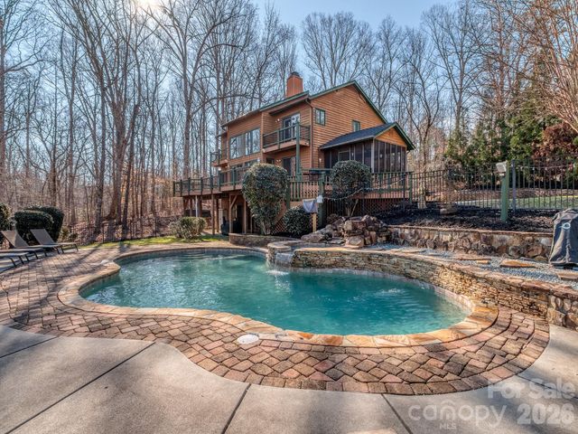 8723 Crestview Drive, Waxhaw, NC 28173