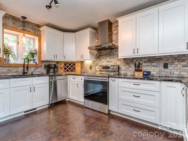 8723 Crestview Drive, Waxhaw, NC 28173