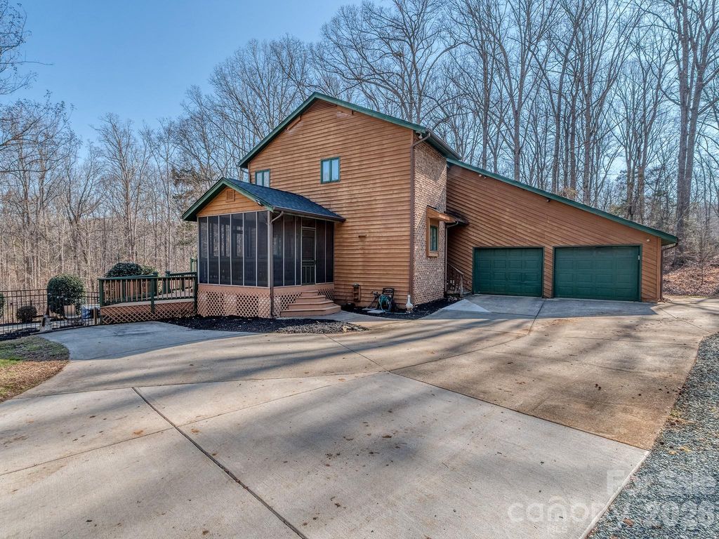 8723 Crestview Drive, Waxhaw, NC 28173