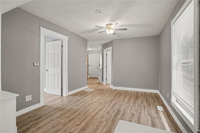 6039 E 14TH Street, Kansas City, MO 64126