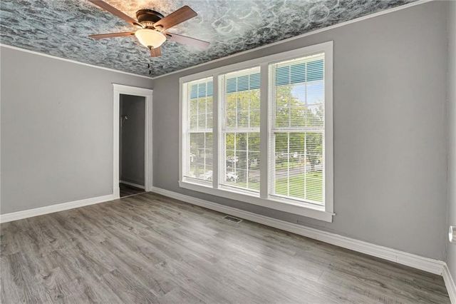 6039 E 14TH Street, Kansas City, MO 64126