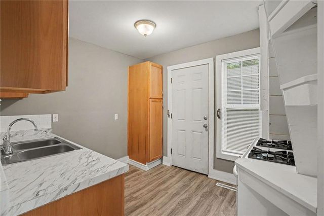 6039 E 14TH Street, Kansas City, MO 64126