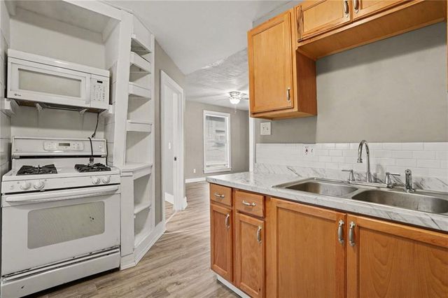 6039 E 14TH Street, Kansas City, MO 64126