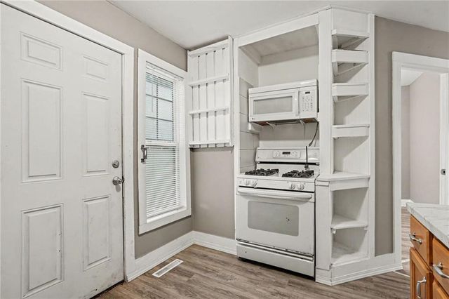 6039 E 14TH Street, Kansas City, MO 64126