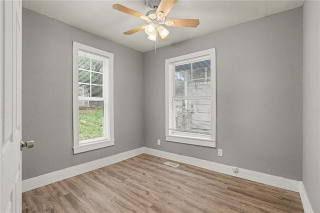 6039 E 14TH Street, Kansas City, MO 64126