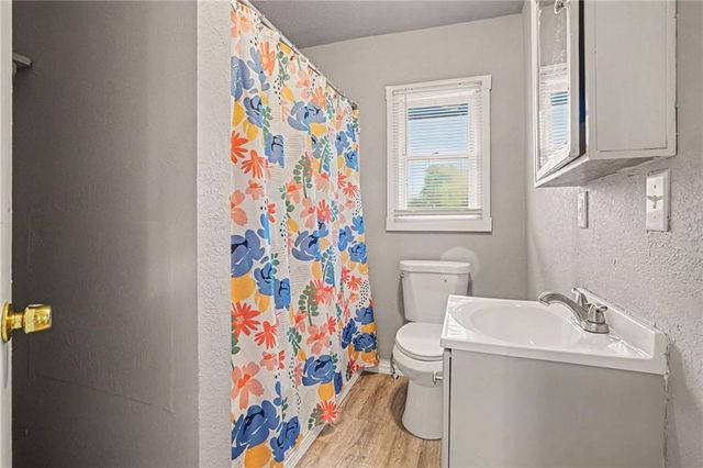 6039 E 14TH Street, Kansas City, MO 64126