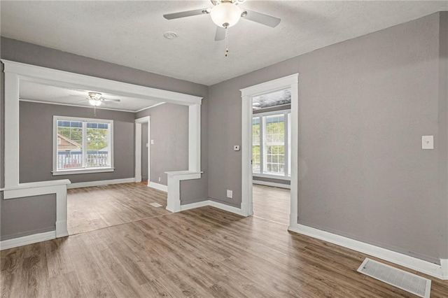 6039 E 14TH Street, Kansas City, MO 64126